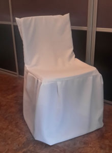 Housse-Chaise-Plastique-Beige-(Face---sans-bandeau)-C.Creations Dossier Droit