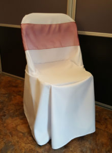 Housse-Chaise-Pliante-Noire-(Face---avec-bandeau)-C.Creations Pliante mariage